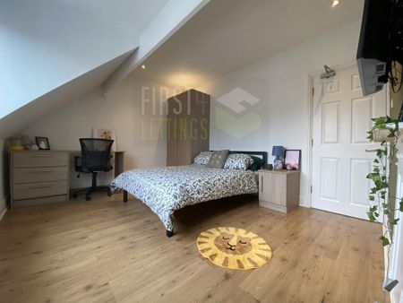 6 bedroom terraced house to rent - Photo 4