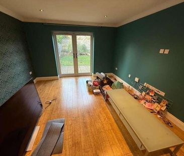 St. Marys Lane, Upminster, RM14 - Photo 1