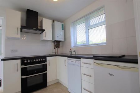 2 bedroom semi-detached house to rent - Photo 2