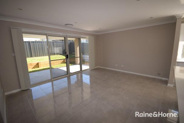 Spacious Family Living with Modern Comforts - Photo 1