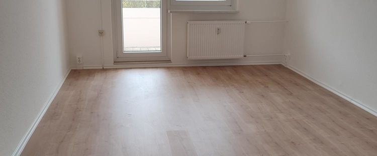 Special price !!! 3 room apartment with balcony available! - Foto 1