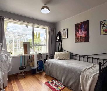 3-Bedroom Home in Trentham - Large Section - Photo 3