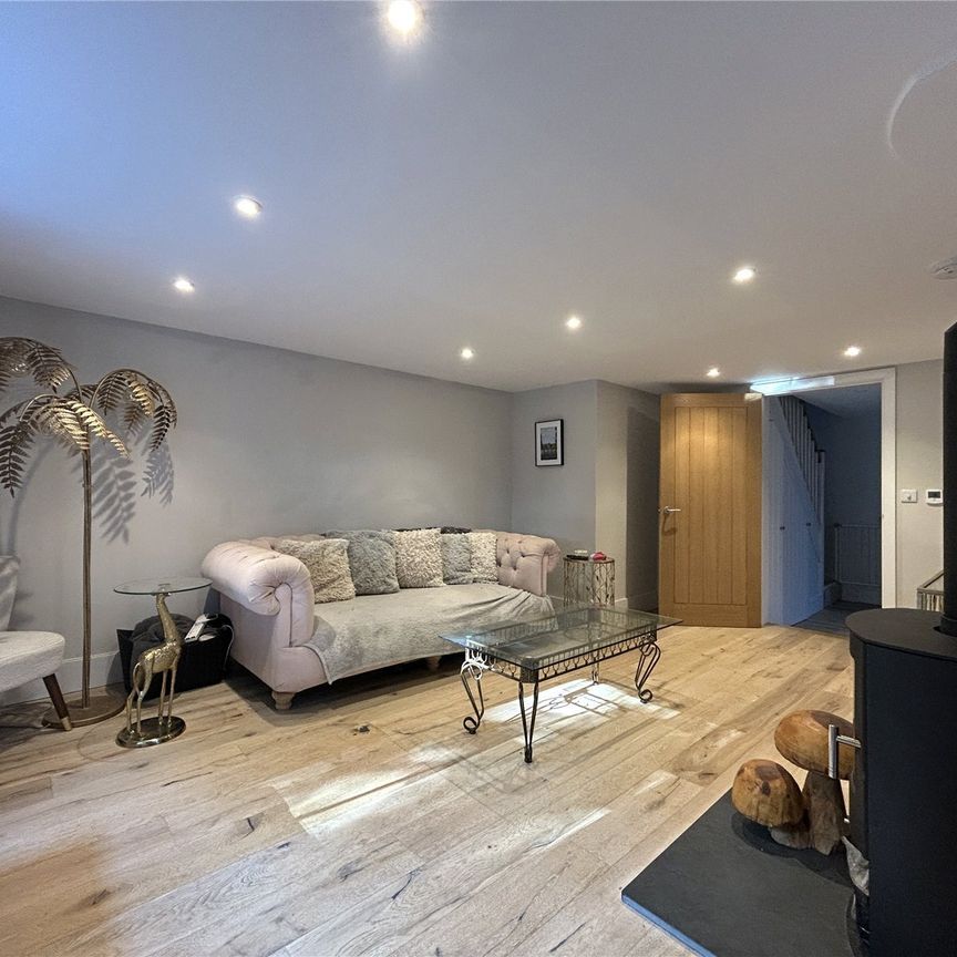 Newport, Wrantage, Taunton, Somerset, TA3 - Photo 1