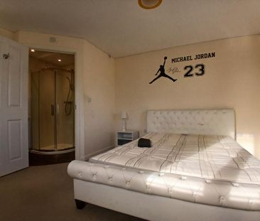 4 bedroom semi-detached house to rent - Photo 1