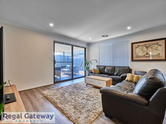 25 Jarrahdene Street, PIARA WATERS WA 6112 - Photo 1