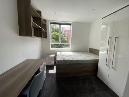 3 bedroom apartment to rent - Photo 3