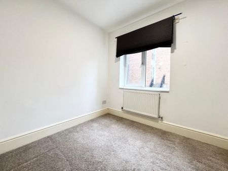 3 bedroom apartment to rent - Photo 4