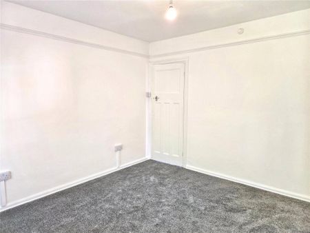 3 bedroom maisonette to rent - Photo 2
