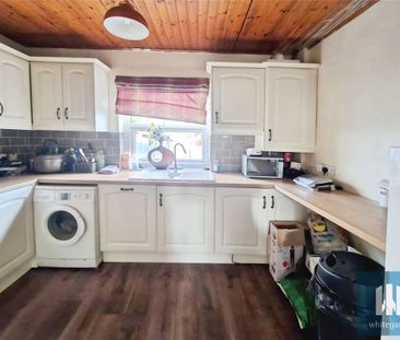 St. Pauls Terrace, Mirfield, West Yorkshire, WF14 - Photo 4