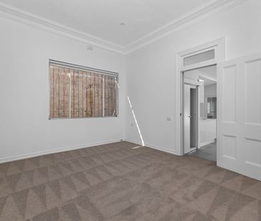 Renovated three bedroom home - Photo 6