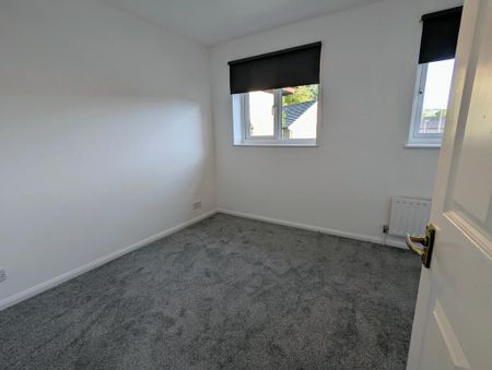 2 bedroom end of terrace house to rent - Photo 3