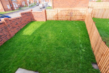 3 Bedroom House To Rent - Photo 3