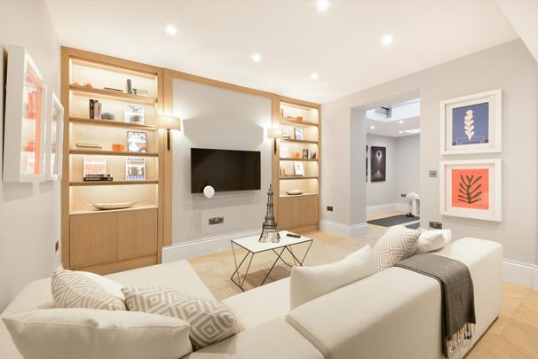 5 bedroom end of terrace house to rent - Photo 1