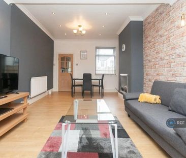 2 bedroom terraced house to rent - Photo 4