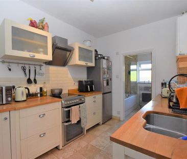 3 bedroom terraced house to rent - Photo 4