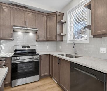 For Lease - 361 Queen Street Unit# Unit 2, Newmarket, Ontario - Photo 2