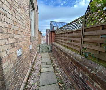 4 bedroom character property to rent - Photo 1
