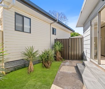 Modern 1-Bedroom Flat in Tregear - Photo 1