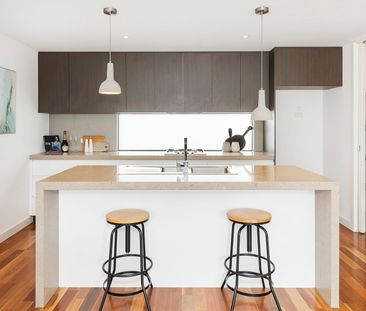 Contemporary boutique living by the bay! - Photo 3