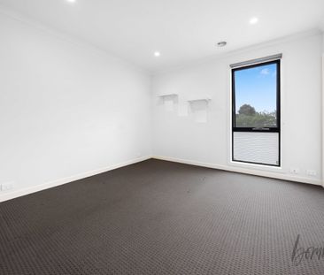 MODERN LIVING IN THE HEART OF CRAIGIEBURN - Photo 4