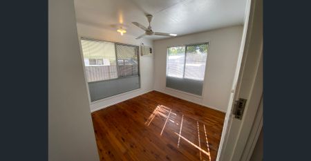 WELL PRESENTED 3 BEDROOM HOME BACKING ONTO A SERENE NATURE RESERVE! - Photo 5