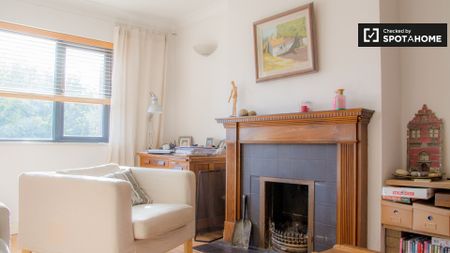 Beautiful room in shared apartment in Clontarf, Dublin - Photo 3