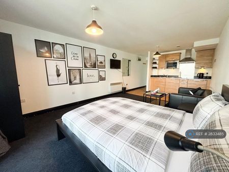 Studio to rent - Photo 4