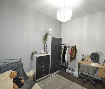 6 bedroom house to rent - Photo 2