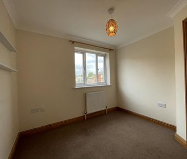 3 bedroom semi-detached house to rent - Photo 2