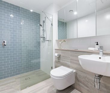 Fully Furnished Spacious 1 Bedroom Apartment in the Heart of Mascot - Photo 3