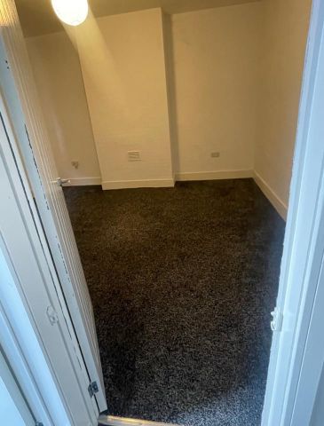 2 Bed Terraced House, Cobden, LS12 - Photo 5