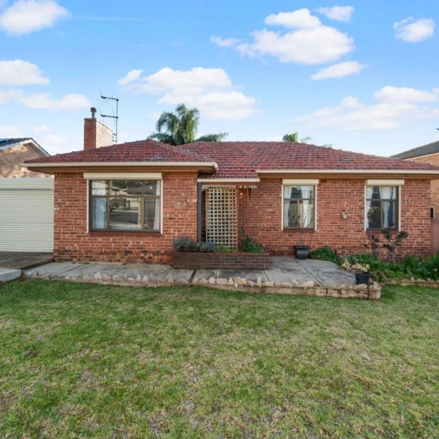 Comfort, Space and Convenience in a Prime Location - Photo 1