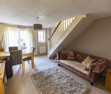 2 bedroom terraced house to rent - Photo 2