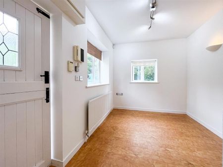 1 bedroom semi-detached house to rent - Photo 5