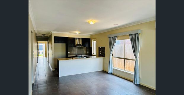 Perfect family home in great location!! - Photo 1