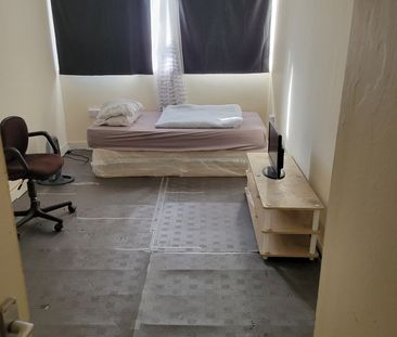 Room in a Shared Flat, Kestrel Court, BN2 - Photo 2