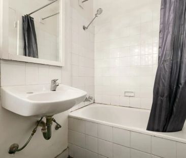 “Light & Bright With Parkland Views” - Photo 4