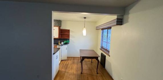 Kerrisdale Large 1 bedroom Arbutus Greenway - Available - Photo 2