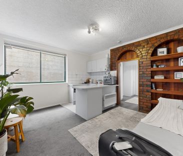 Stylish Inner-City Living in the Heart of Fitzroy - Photo 2