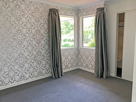 Modern Family Home! - Photo 2