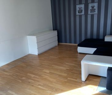 Charlottenborgsvägen, Upplands Väsby - Photo 1