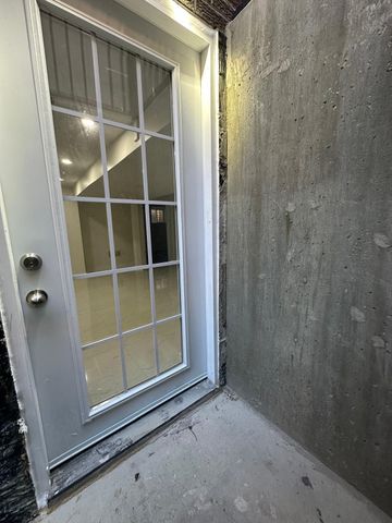 For Lease - 20 Arran Crescent, Vaughan, Ontario - Photo 2