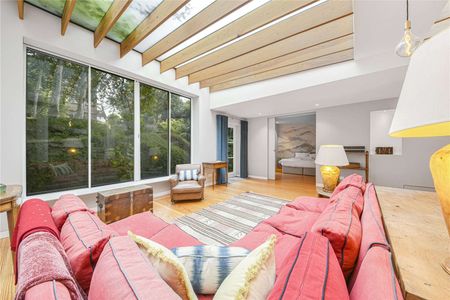 This stunning five double bedroom period house in Maida Vale with off street parking. - Photo 5