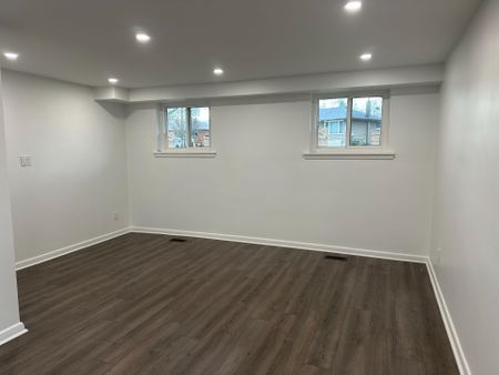 For Lease - 606 Lansdowne Drive, Oshawa, Ontario - Photo 4