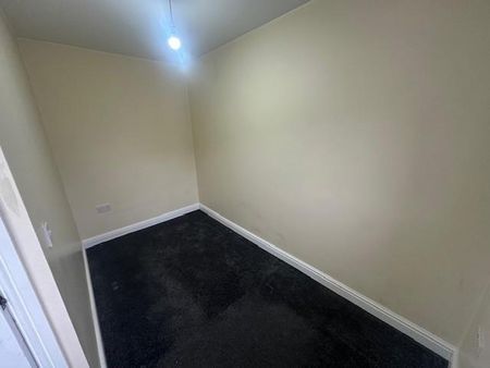 2 bedroom townhouse to rent - Photo 3