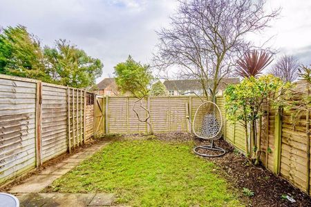 3 bedroom terraced house to rent - Photo 2
