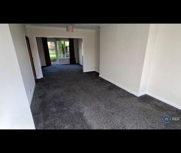 4 bedroom end of terrace house to rent - Photo 4