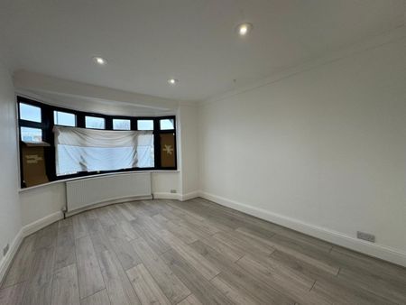 College Avenue, HA3 - Photo 5