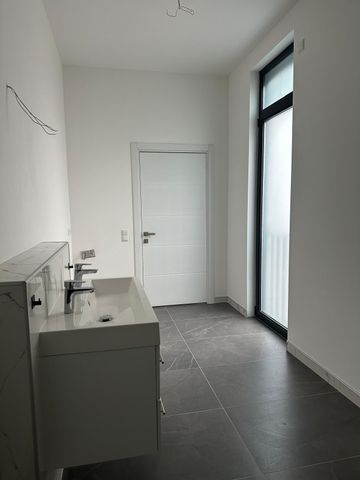 Moderne und seniorenfreundliche 2-Zimmer-Wohnung mit großem Balkon zu vermieten! - Photo 4