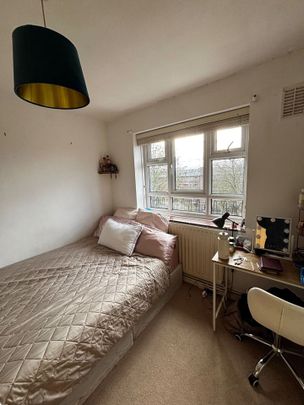 Room in a Shared Flat, Huntingford House, SW15 - Photo 1